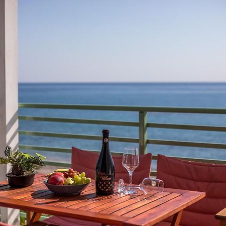 Egli Luxury Apartments Archangelos  Zewnętrze zdjęcie